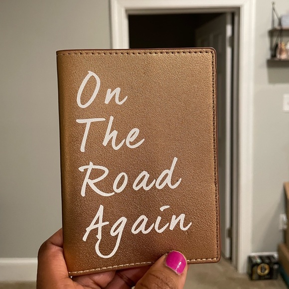 Rose gold passport cover - Picture 3 of 6